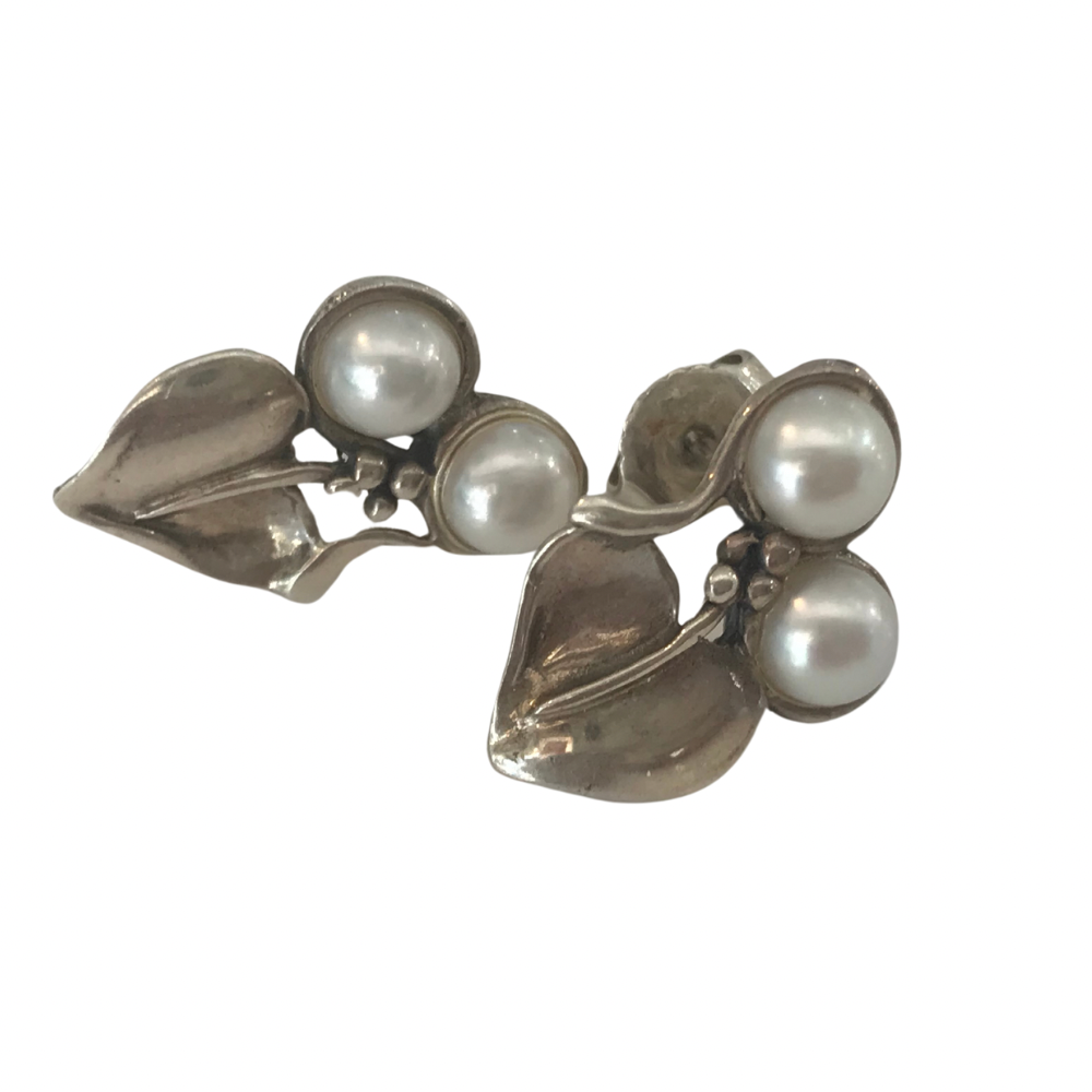 Sterling Silver & Pearl Earrings 6966